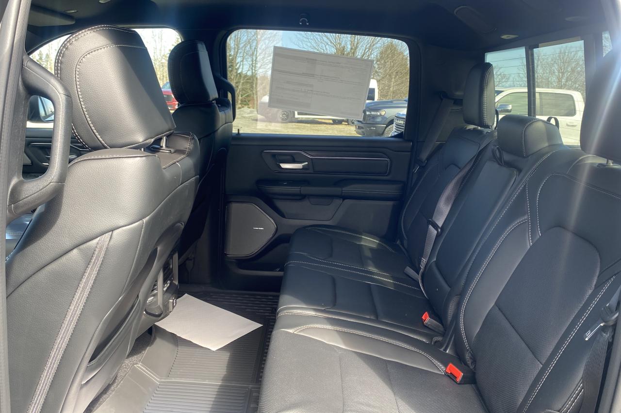 2025 RAM 1500 Sport 4x4 Crew Cab 6'4" Box Photo11