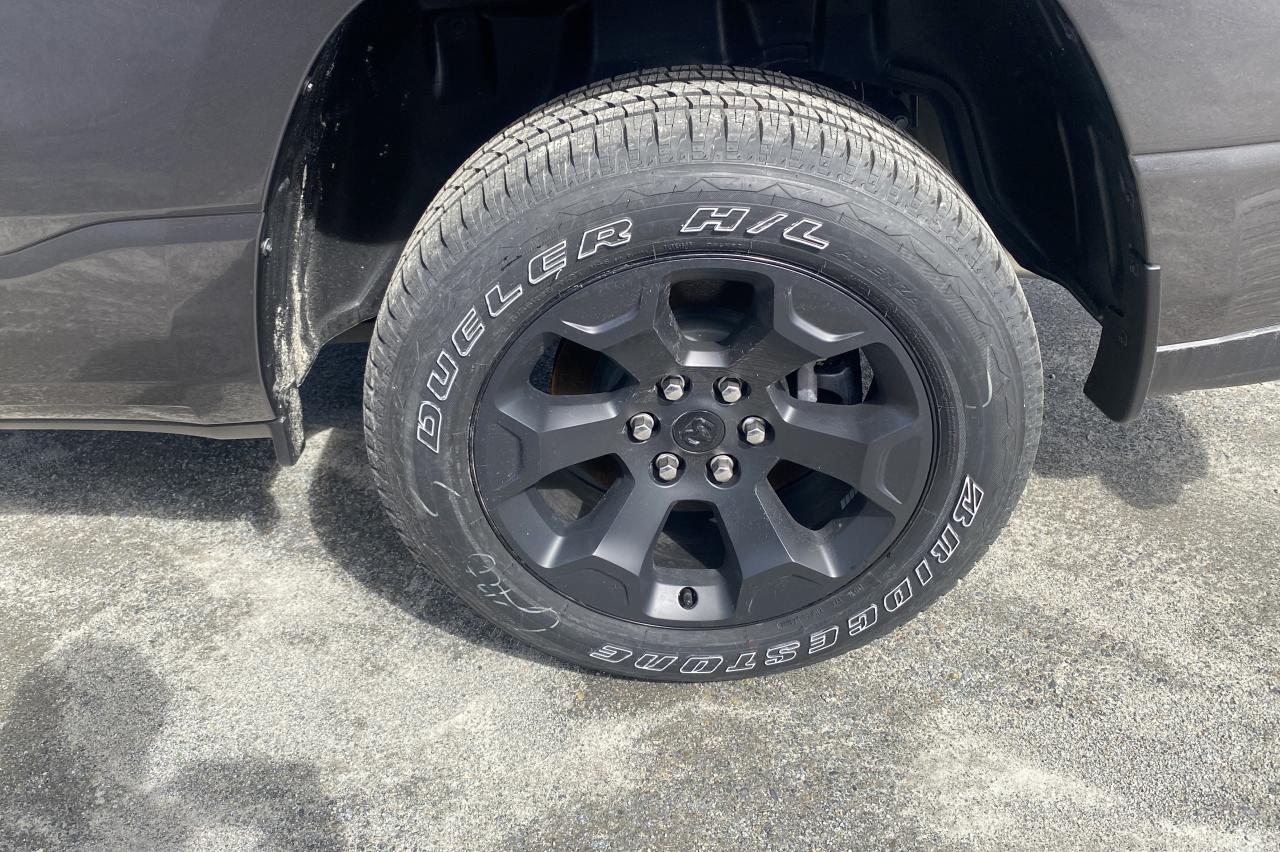 2025 RAM 1500 Sport 4x4 Crew Cab 6'4" Box Photo10