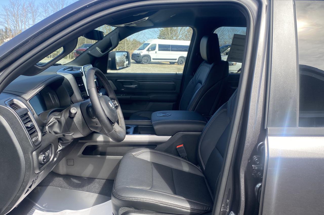 2025 RAM 1500 Sport 4x4 Crew Cab 6'4" Box Photo12