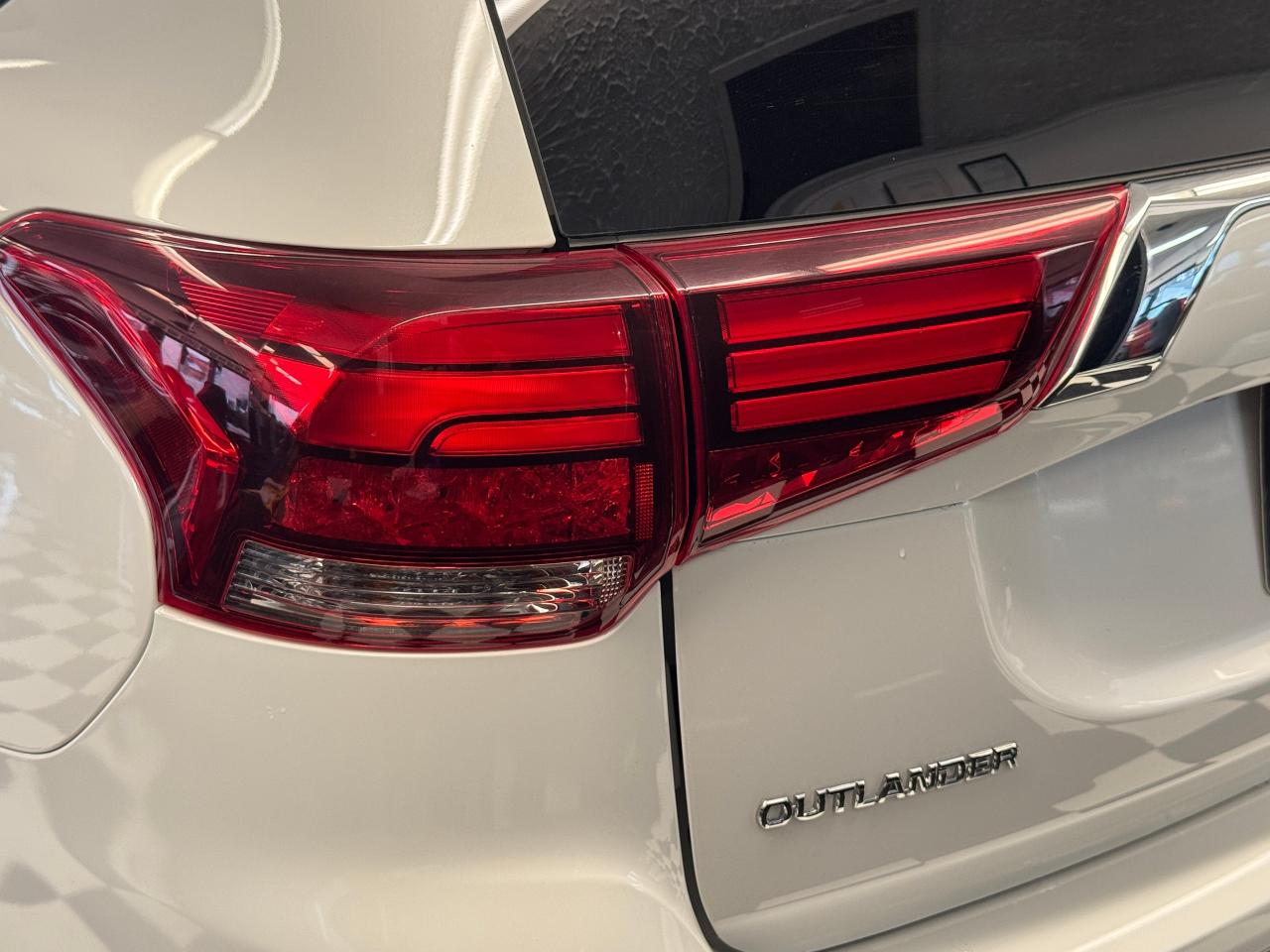 2020 Mitsubishi Outlander EX AWC 7 Passenger+Camera+Roof+CLEAN CARFAX Photo127