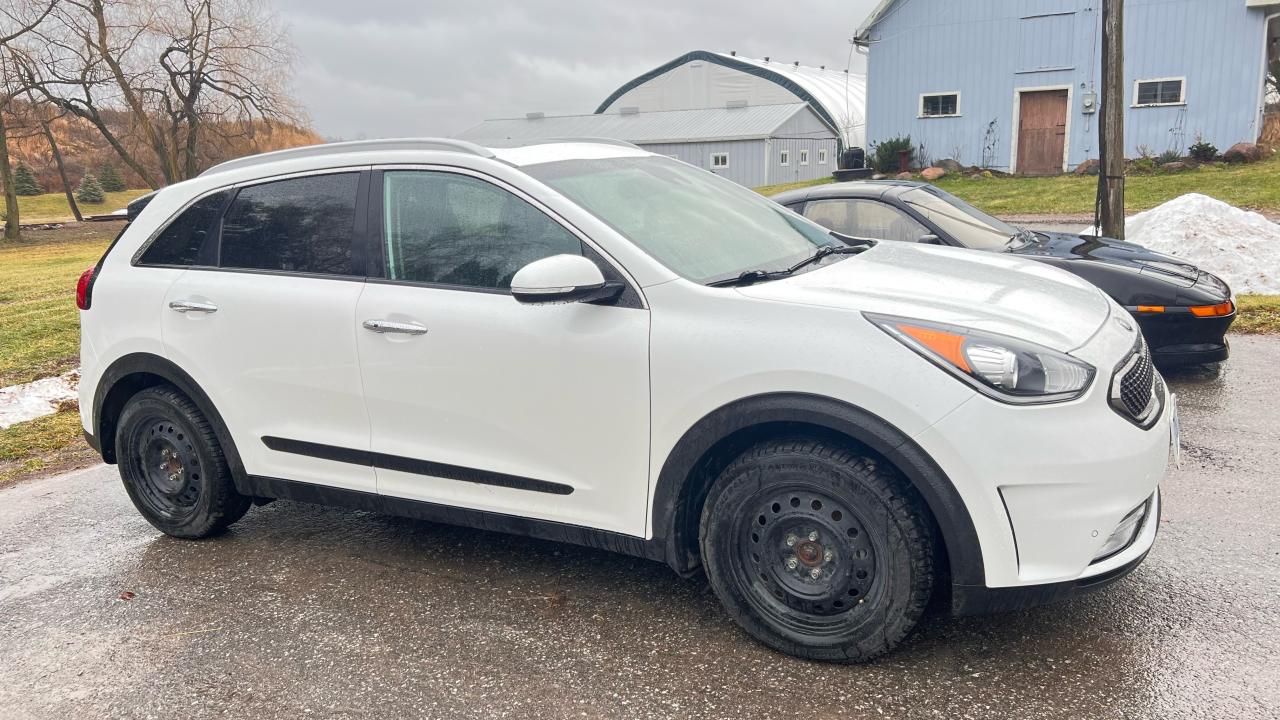 2019 Kia NIRO SX Touring FWD, HYBRID, 77 KMS, ONE OWNER - Photo #3