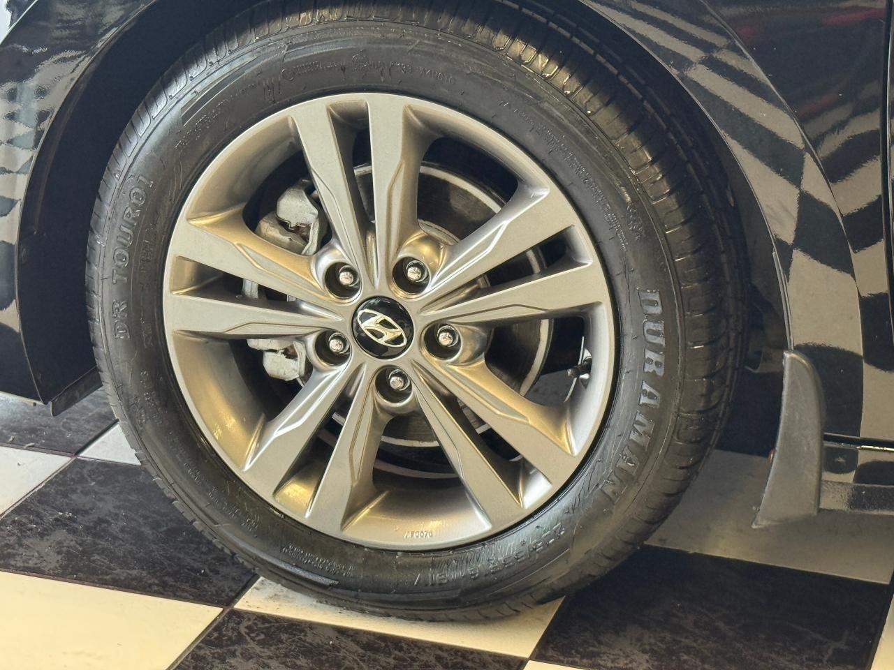2017 Hyundai Elantra GL+New Tires+Camera+ApplePlay+Heated Steering Photo56