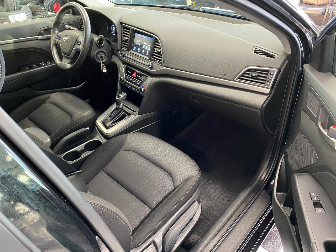 2017 Hyundai Elantra GL+New Tires+Camera+ApplePlay+Heated Steering Photo18