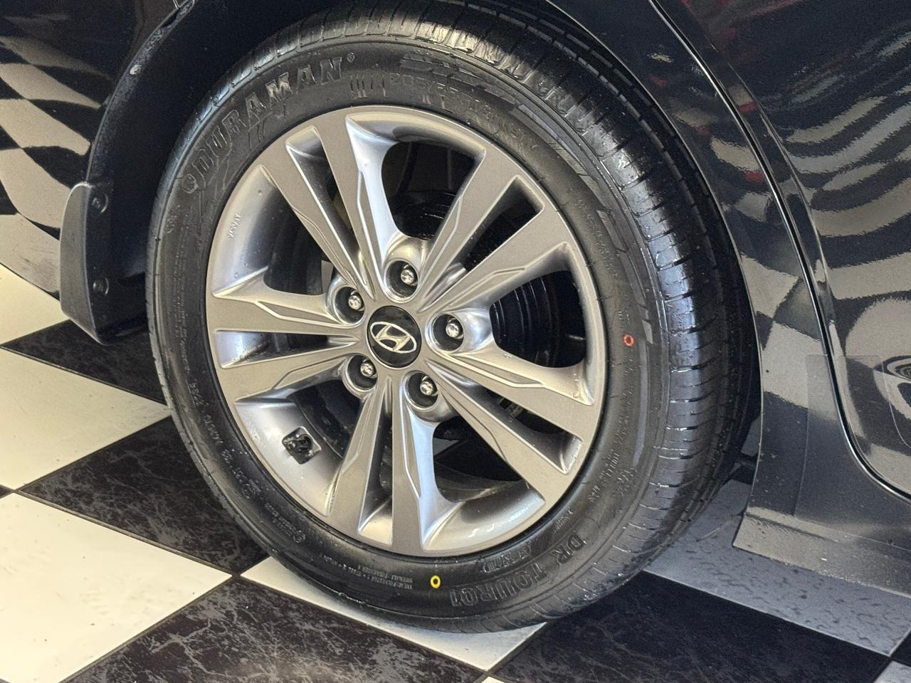 2017 Hyundai Elantra GL+New Tires+Camera+ApplePlay+Heated Steering Photo58