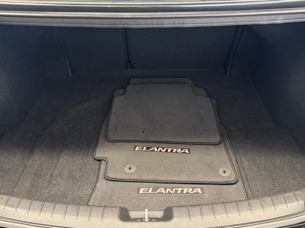 2017 Hyundai Elantra GL+New Tires+Camera+ApplePlay+Heated Steering Photo23
