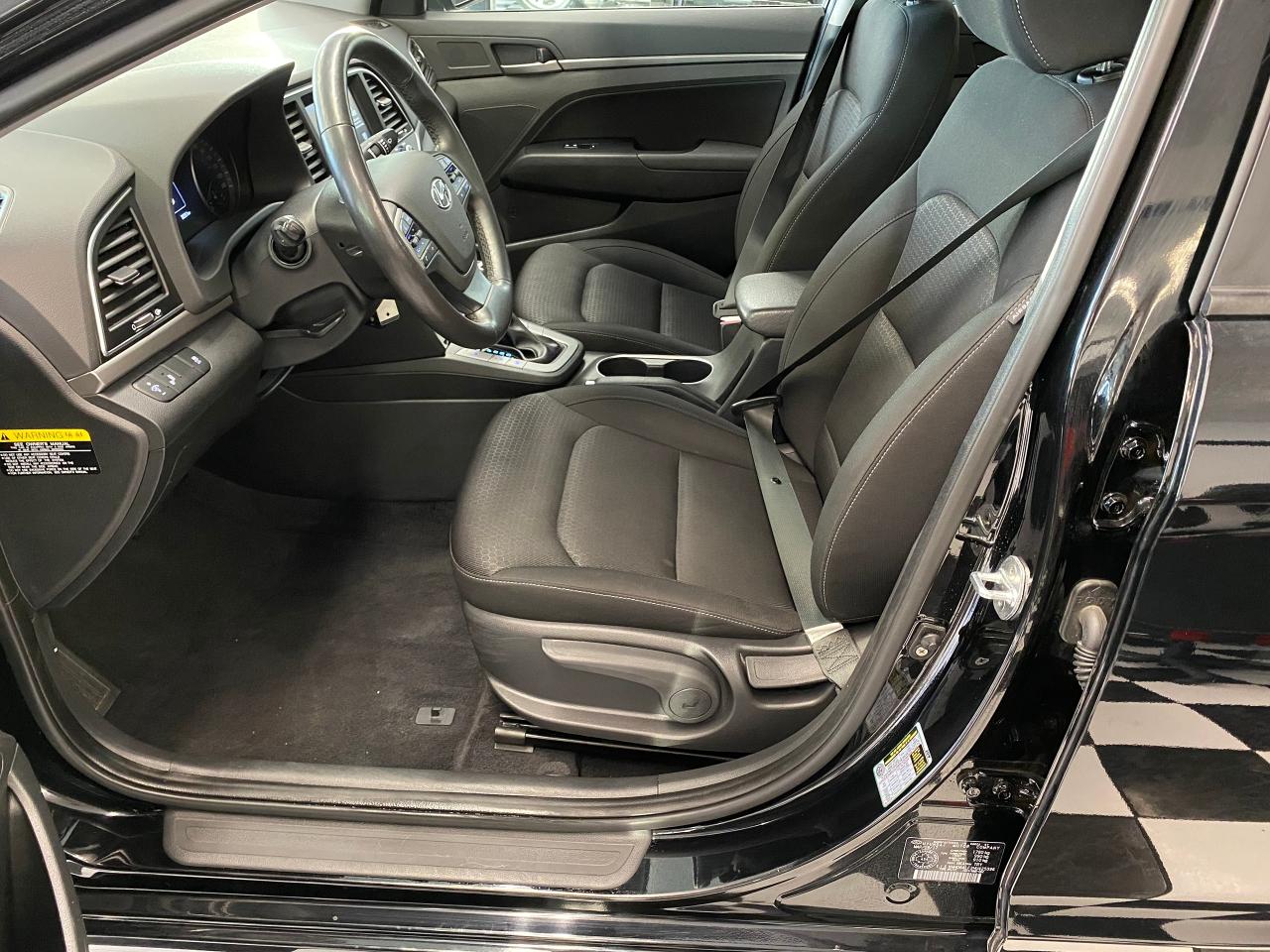 2017 Hyundai Elantra GL+New Tires+Camera+ApplePlay+Heated Steering Photo16