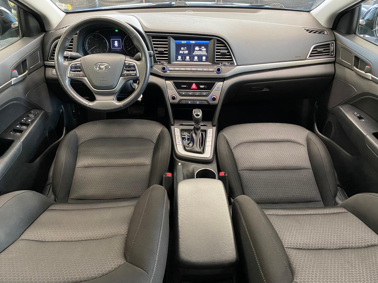 2017 Hyundai Elantra GL+New Tires+Camera+ApplePlay+Heated Steering Photo2
