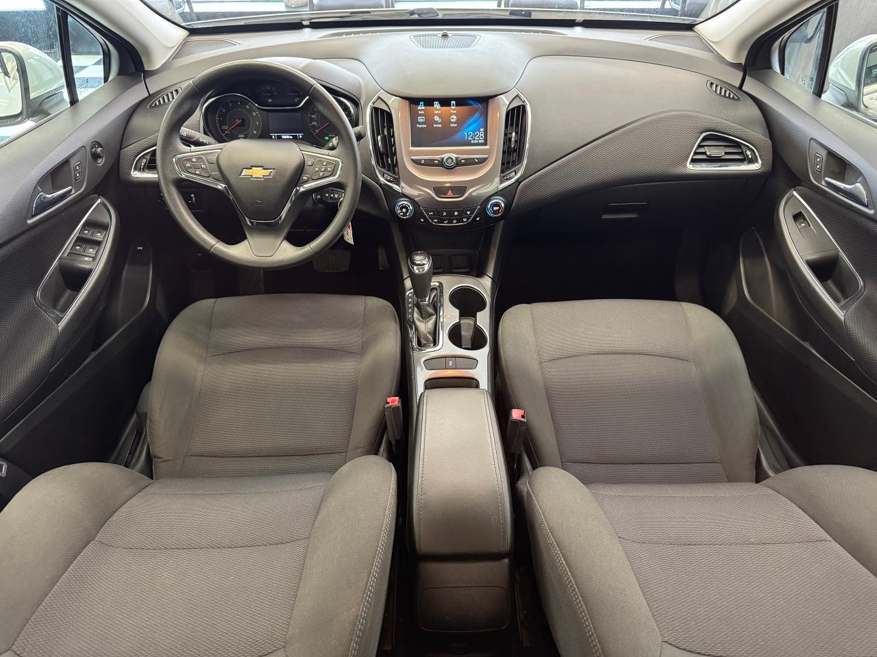 2017 Chevrolet Cruze LT+Camera+Heated Seats+A/C+CLEAN CARFAX Photo62
