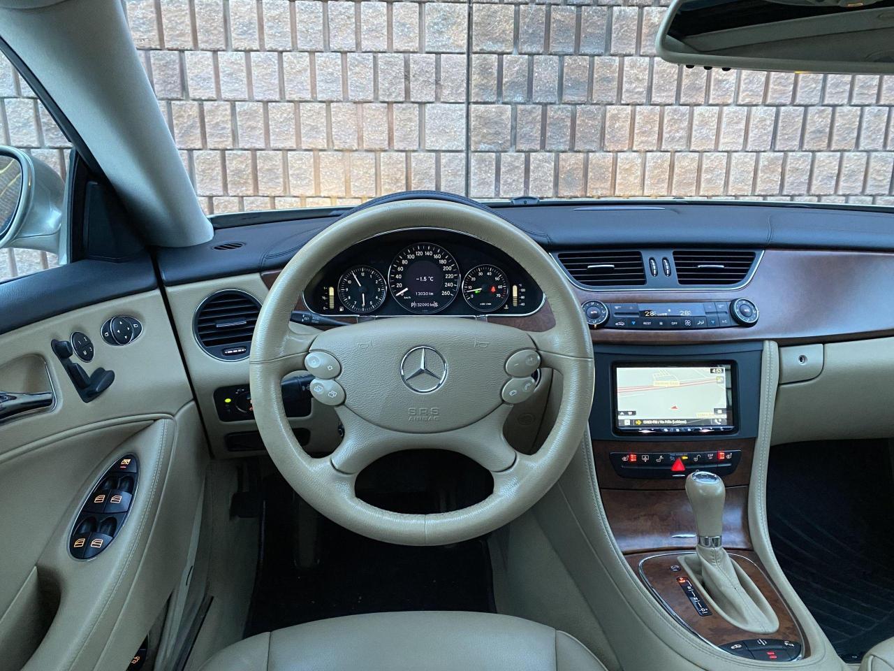 2008 Mercedes-Benz CLS-Class CLS550-AMG-SPORT-NAV-CARBON FIBER TRIM - Photo #12