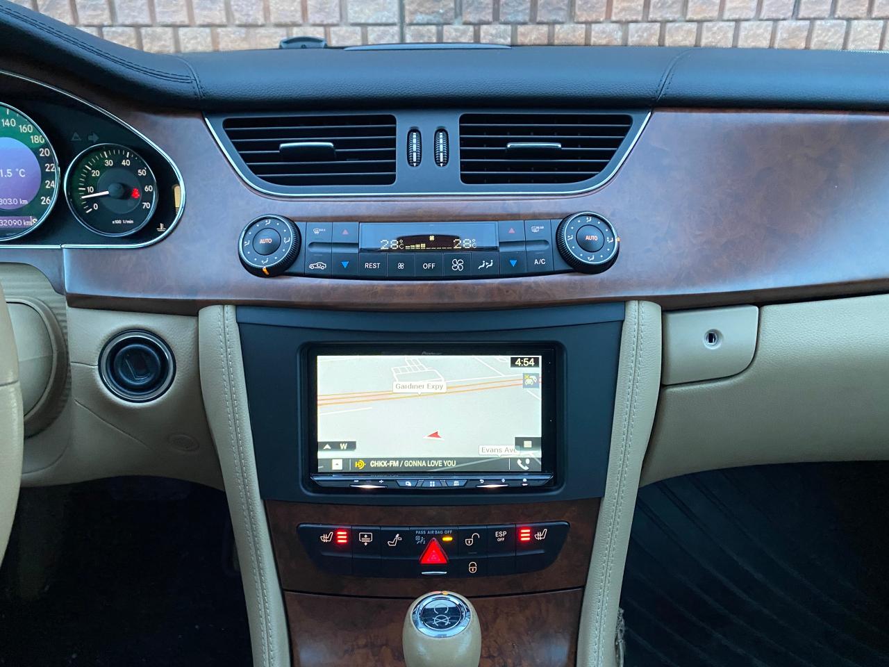 2008 Mercedes-Benz CLS-Class CLS550-AMG-SPORT-NAV-CARBON FIBER TRIM - Photo #16