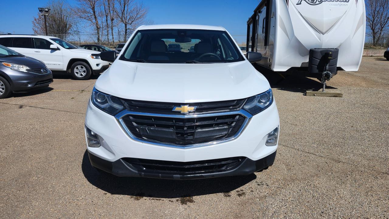 2020 Chevrolet Equinox AWD, Remote Start, BU Cam, Htd Seats, Lane assist - Photo #2