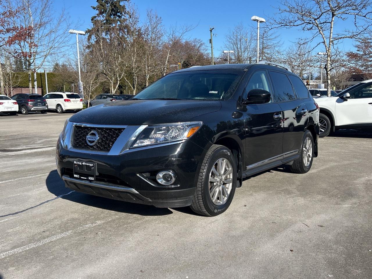 Used 2015 Nissan Pathfinder 4WD 4DR SL for sale in Surrey, BC