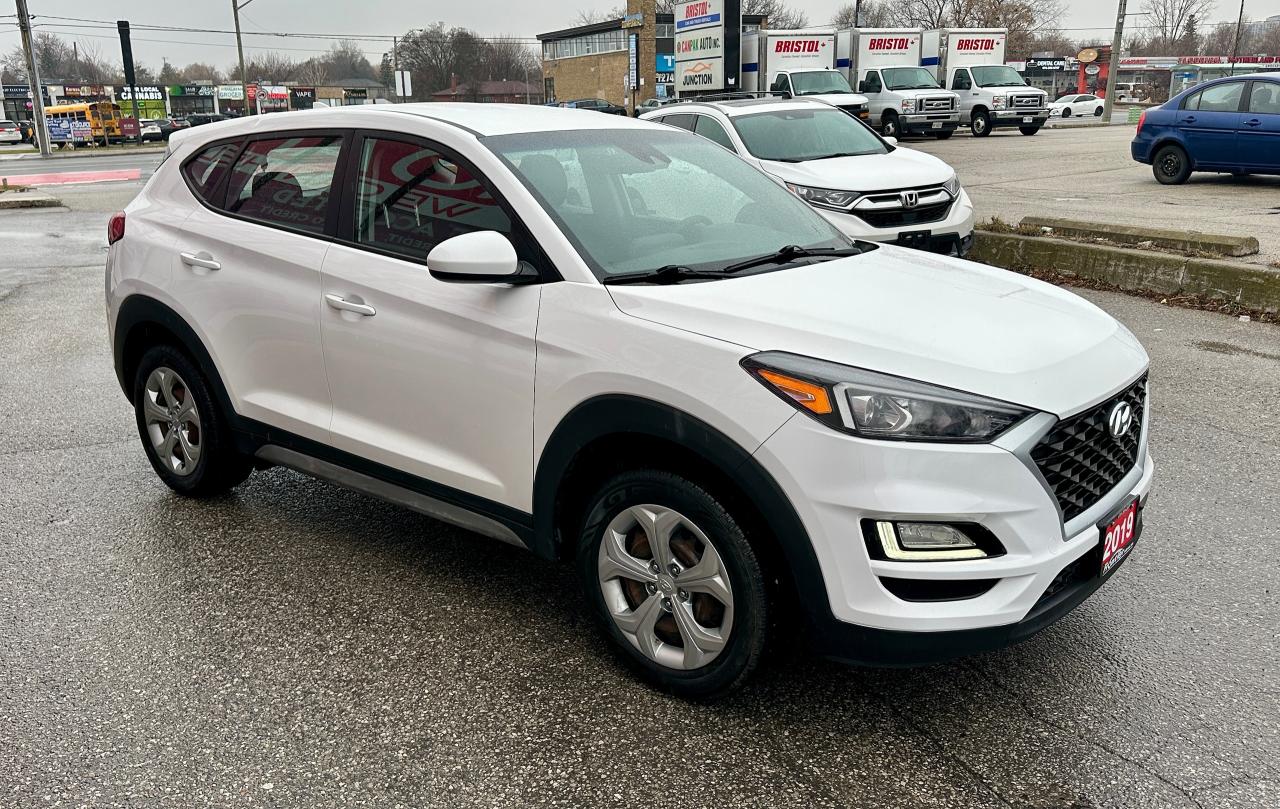 2019 Hyundai Tucson Essential AWD w/Safety Package Photo3