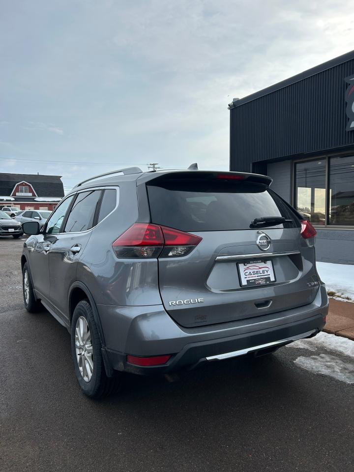 2018 Nissan Rogue SV - Photo #6