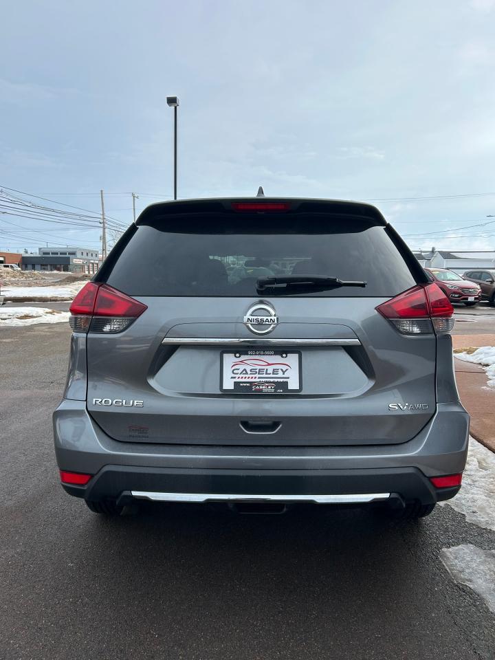 2018 Nissan Rogue SV - Photo #5