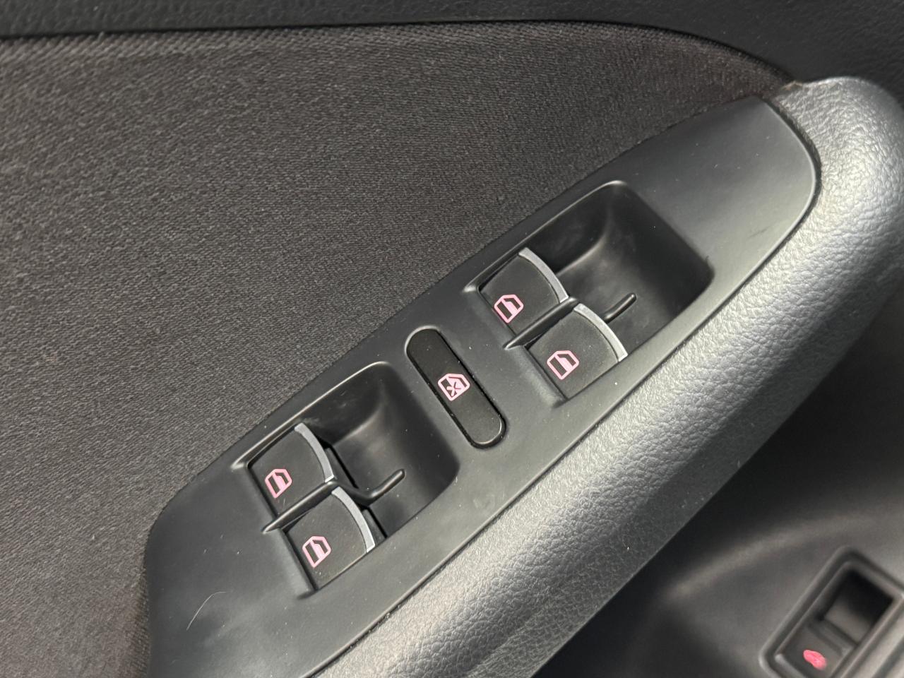 2014 Volkswagen Jetta Comfortline+New Brakes+A/C+Heated Seats Photo33