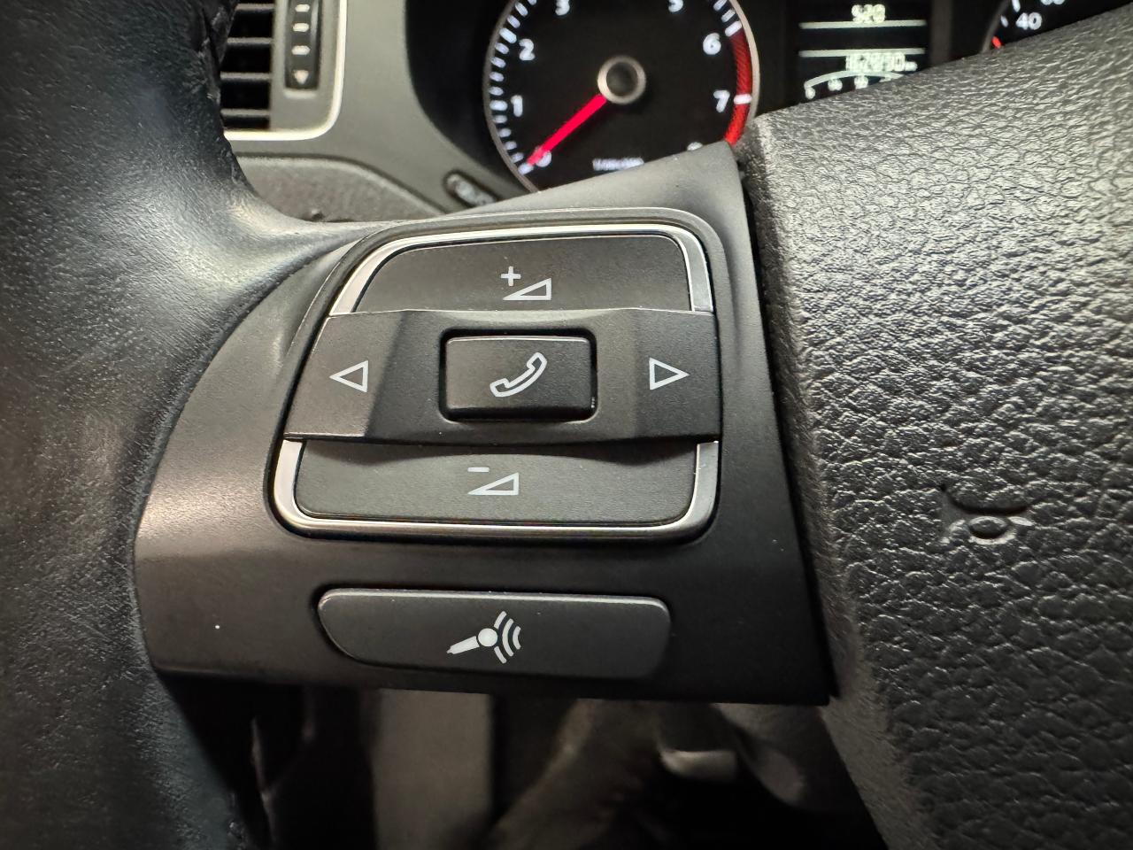 2014 Volkswagen Jetta Comfortline+New Brakes+A/C+Heated Seats - Photo #30