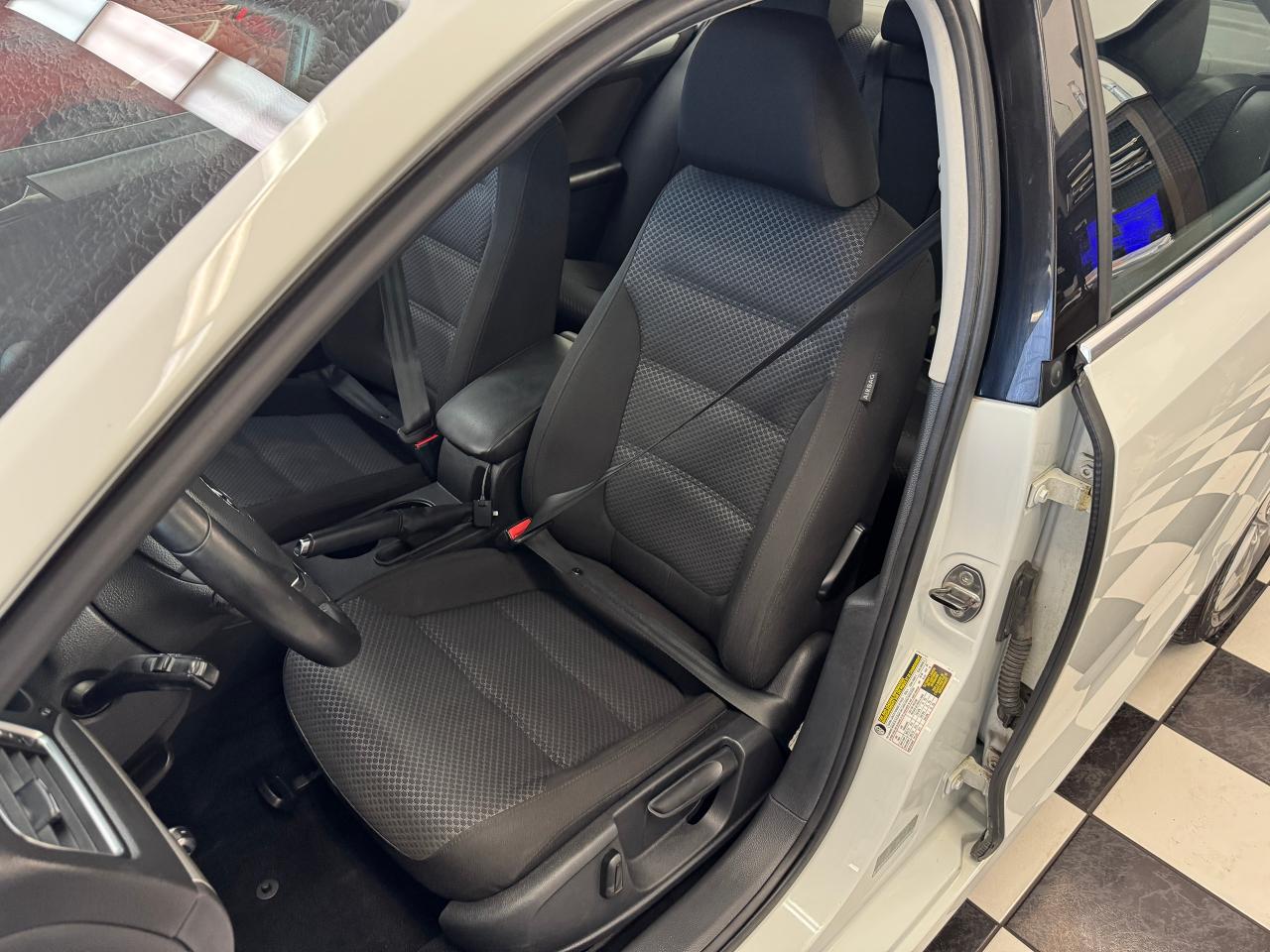 2014 Volkswagen Jetta Comfortline+New Brakes+A/C+Heated Seats - Photo #18