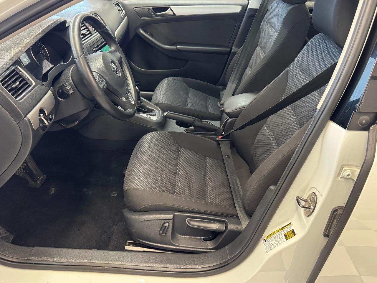 2014 Volkswagen Jetta Comfortline+New Brakes+A/C+Heated Seats Photo17