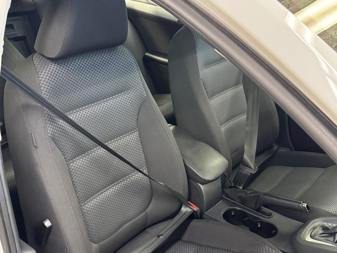 2014 Volkswagen Jetta Comfortline+New Brakes+A/C+Heated Seats Photo21
