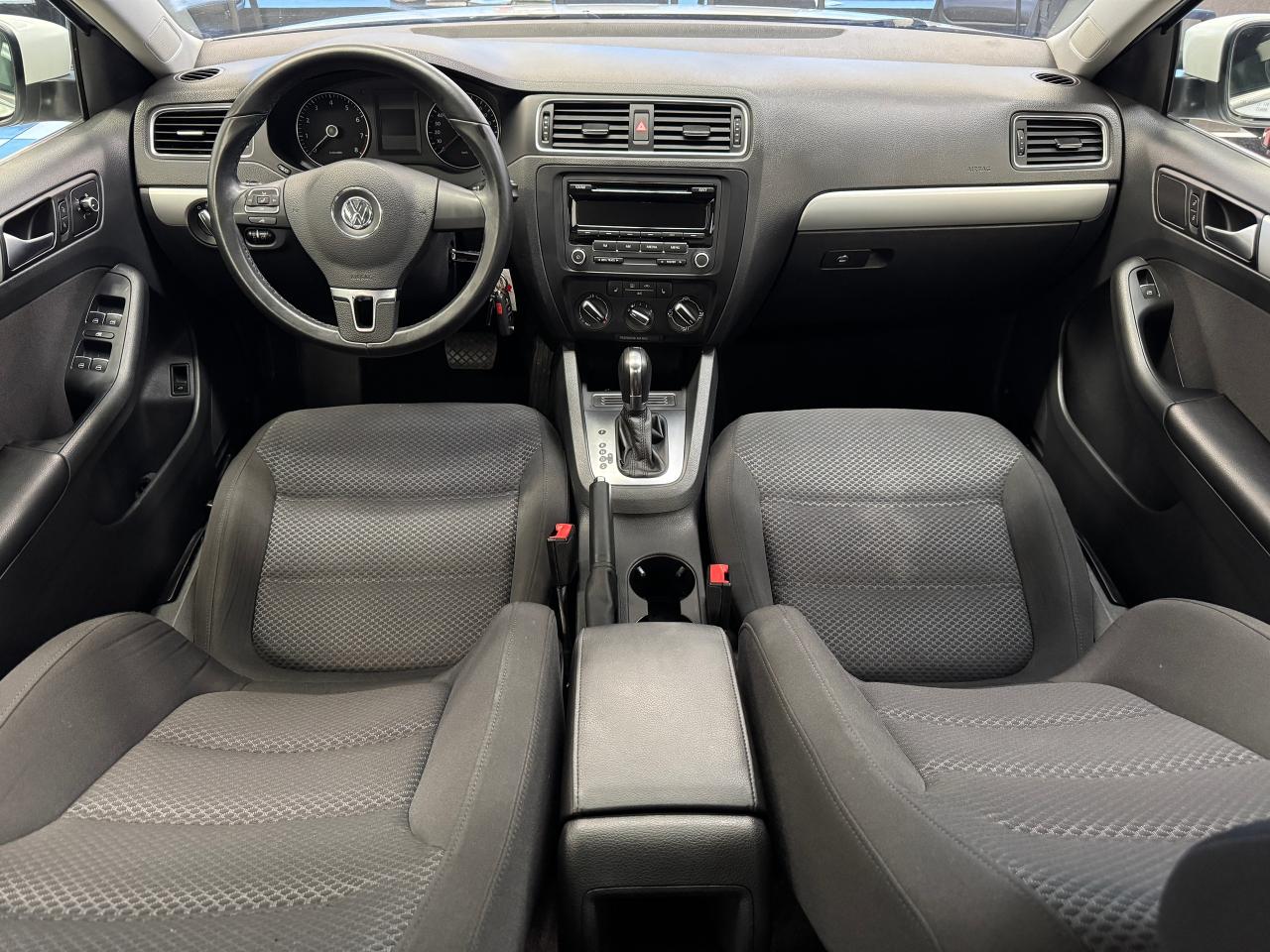 2014 Volkswagen Jetta Comfortline+New Brakes+A/C+Heated Seats Photo9