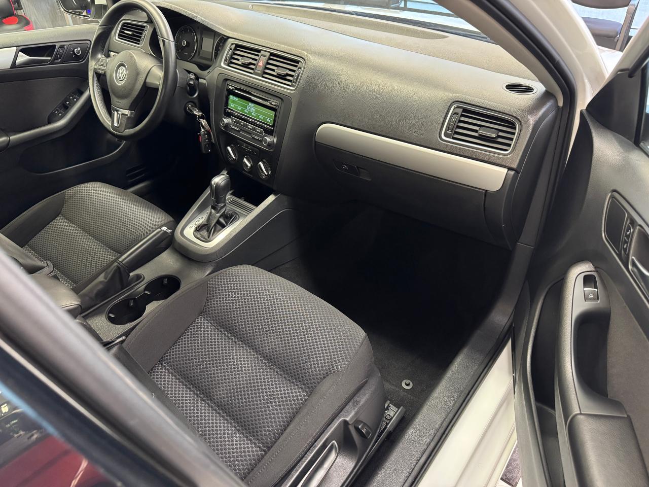2014 Volkswagen Jetta Comfortline+New Brakes+A/C+Heated Seats Photo19