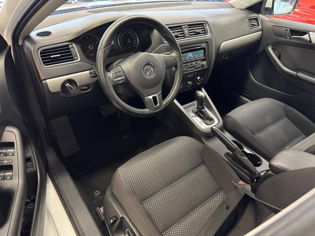 2014 Volkswagen Jetta Comfortline+New Brakes+A/C+Heated Seats Photo16