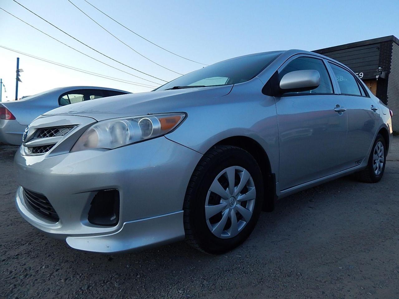 2013 Toyota Corolla CE Photo2