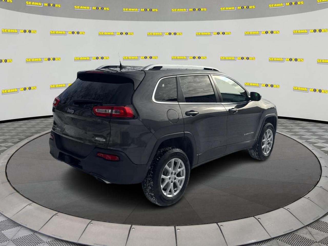 2016 Jeep Cherokee North - Photo #3