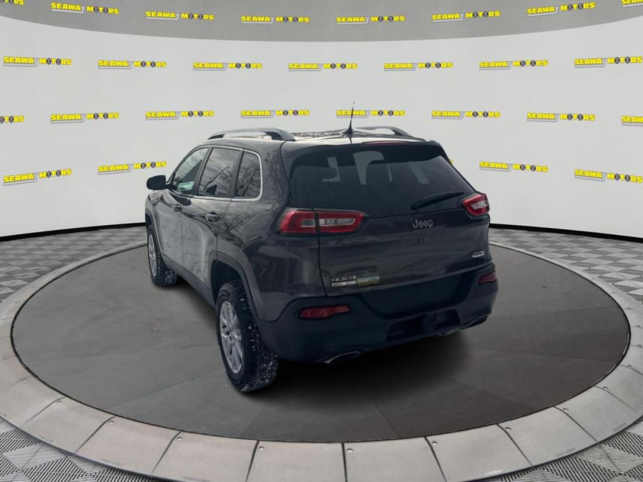2016 Jeep Cherokee North - Photo #5