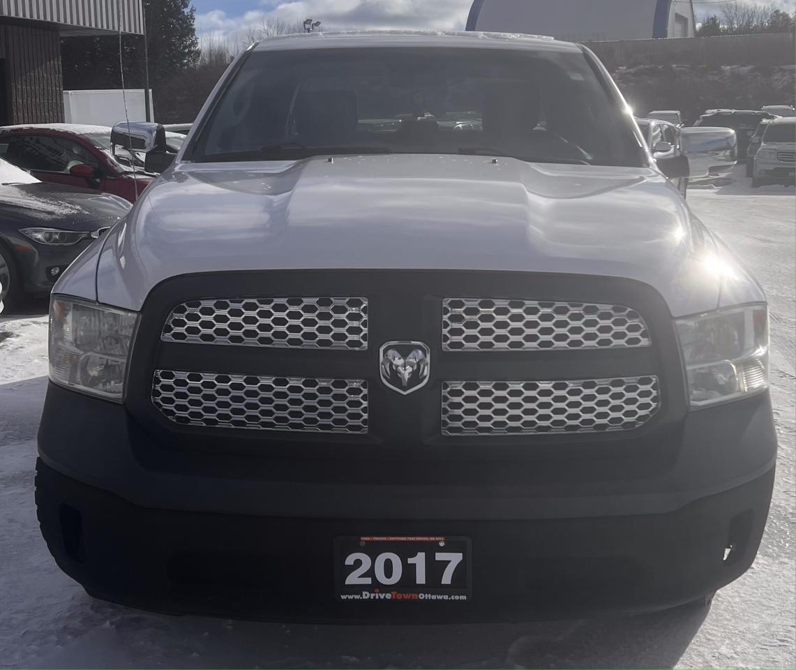2017 RAM 1500 4WD CREW CAB 149" ST - Photo #6