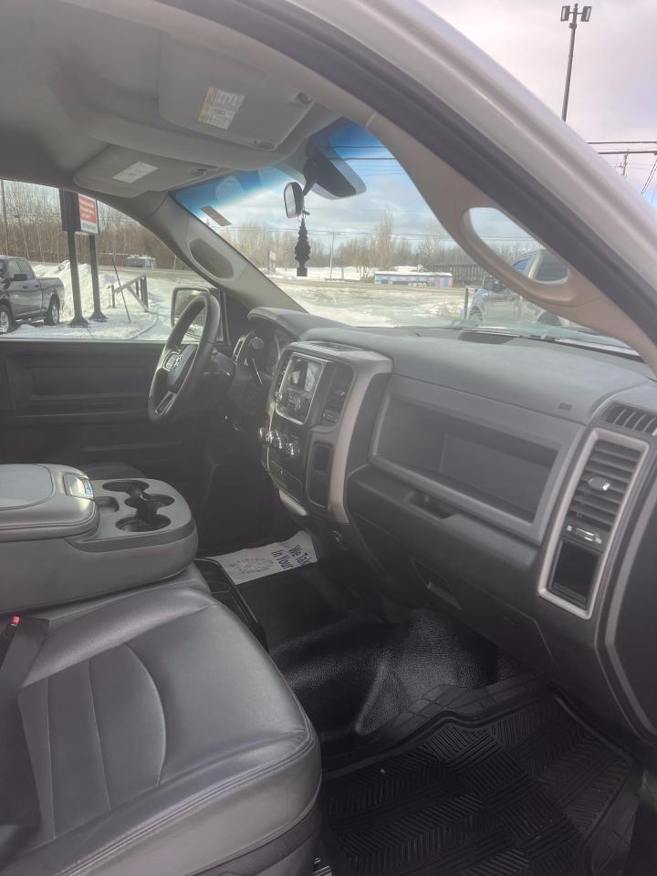 2017 RAM 1500 4WD CREW CAB 149" ST - Photo #7
