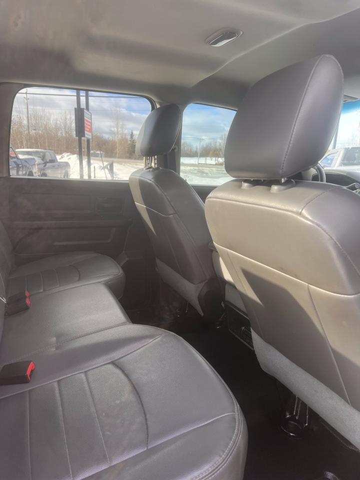 2017 RAM 1500 4WD CREW CAB 149" ST - Photo #8