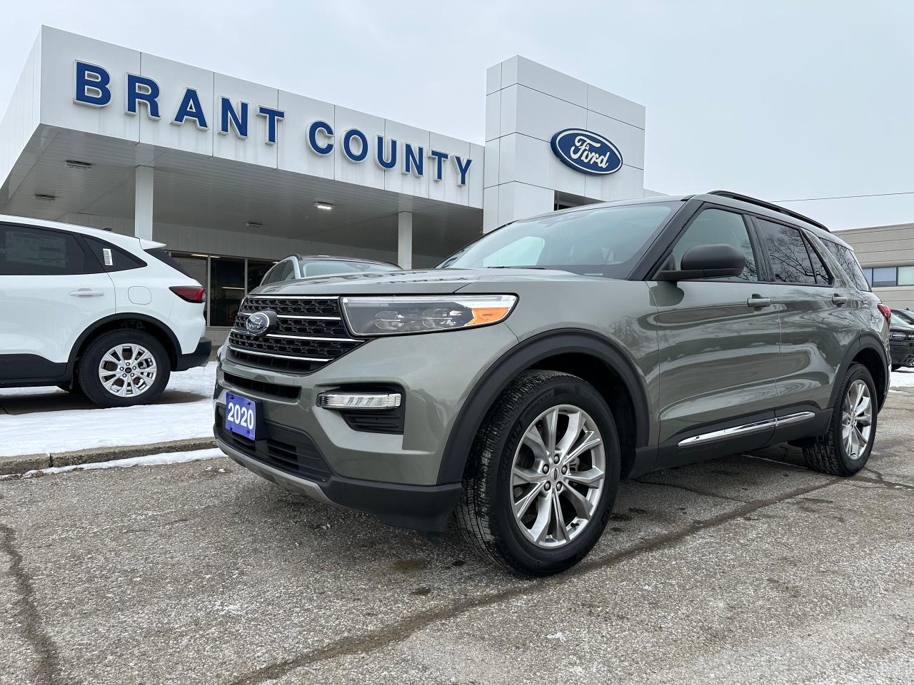 Used 2020 Ford Explorer XLT | 2ND ROW BENCH| MOONROOF | COLD WEATHER| for sale in Brantford, ON