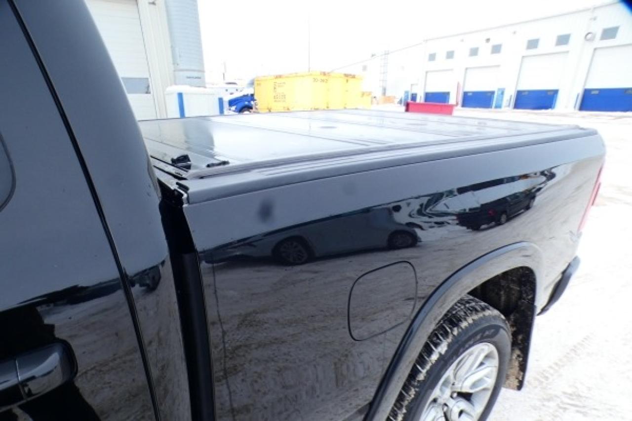2019 Dodge Ram 1500 Laramie 4x4 Quad Cab w/H&C L.wrap, S/R, NAV, BUC - Photo #17