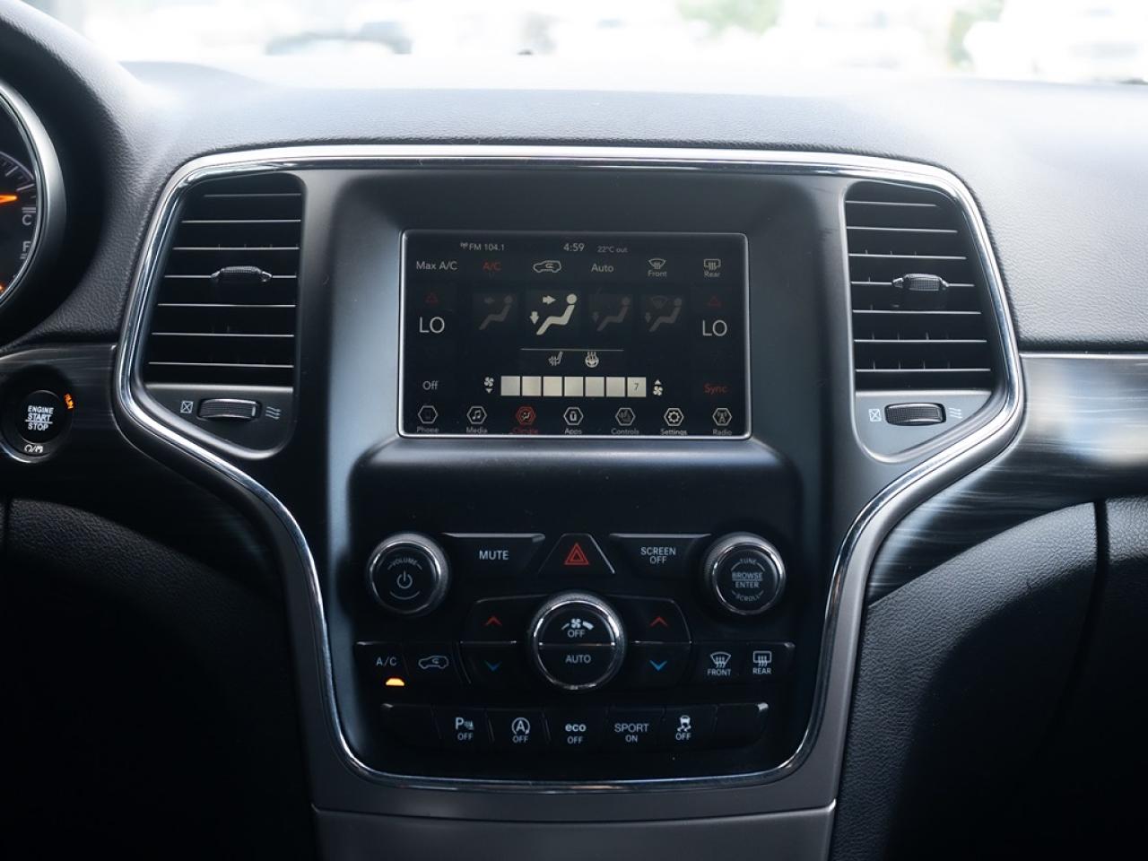 2021 Jeep Grand Cherokee LAREDO 4x4 Photo31