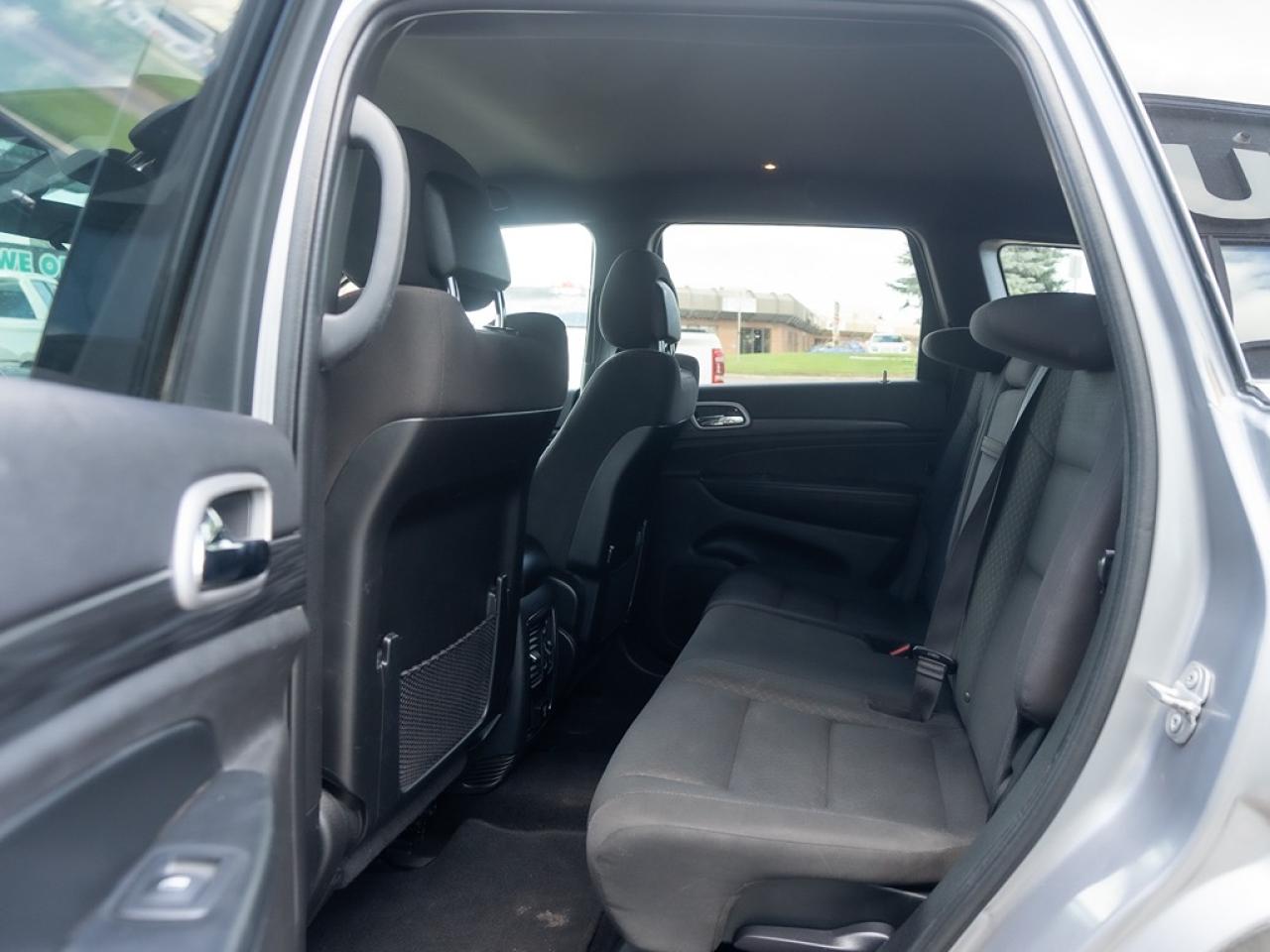 2021 Jeep Grand Cherokee LAREDO 4x4 Photo19