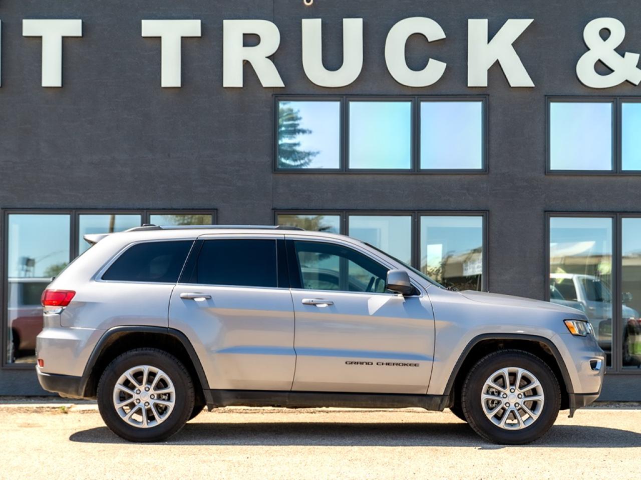2021 Jeep Grand Cherokee LAREDO 4x4 Photo27