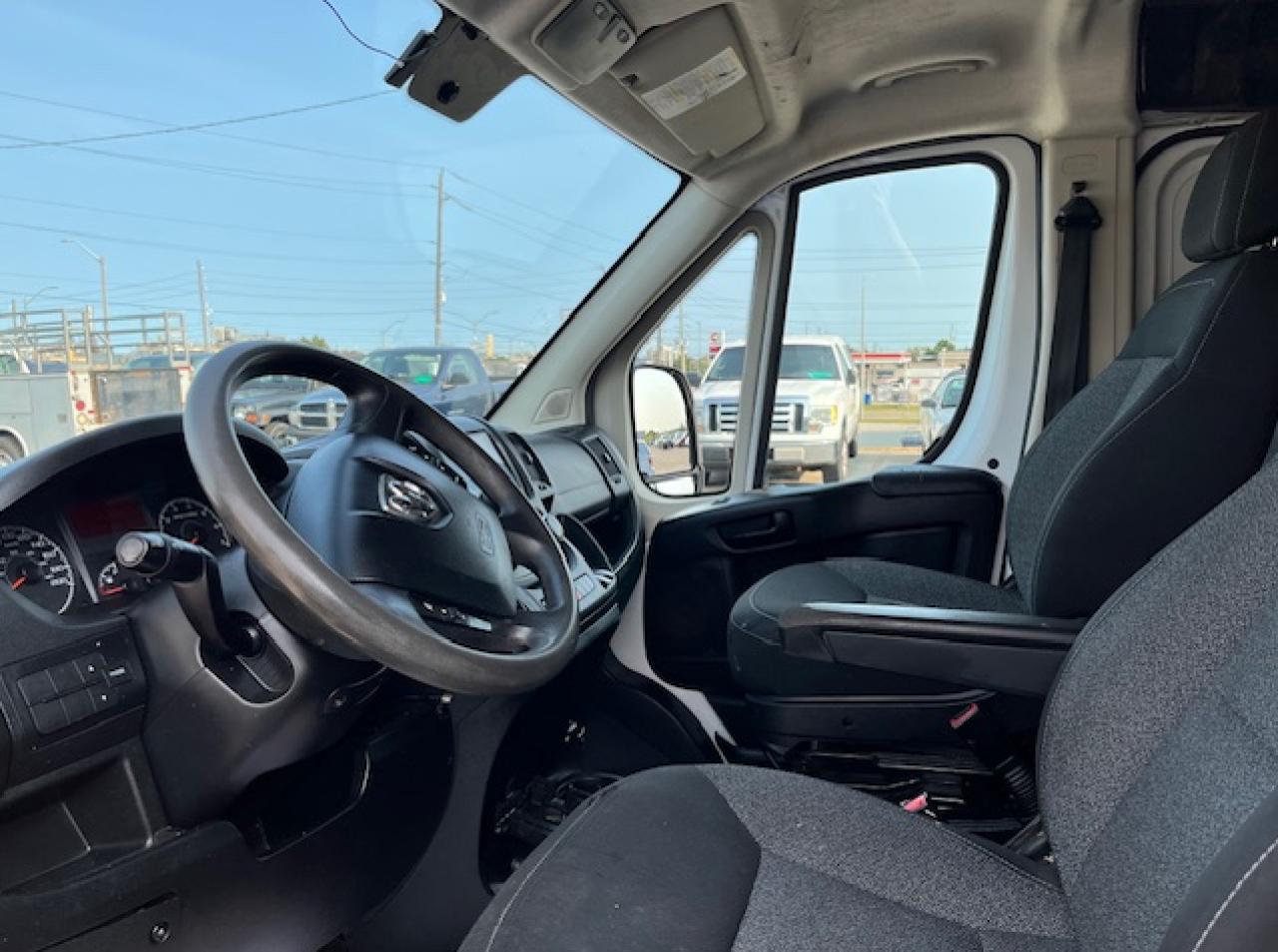 2014 RAM ProMaster 1500 Low Roof with Shelves Photo3