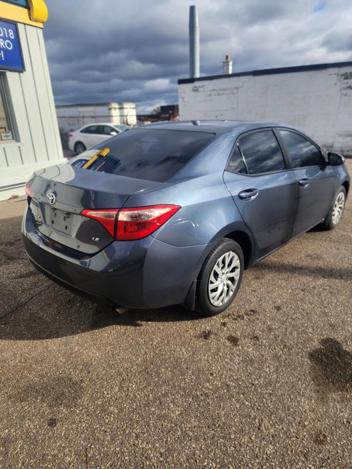 2018 Toyota Corolla LE LOW KM Photo