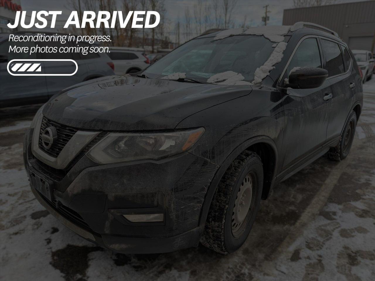 Used 2017 Nissan Rogue SV $172 BI-WEEKLY - NO REPORTED ACCIDENTS, SMOKE-FREE, LOCAL TRADE, PET-FREE for sale in Cranbrook, BC