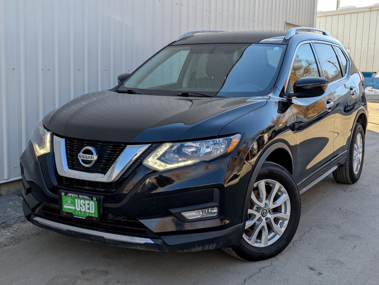 Used 2017 Nissan Rogue SV $172 BI-WEEKLY - NO REPORTED ACCIDENTS, SMOKE-FREE, LOCAL TRADE, PET-FREE for sale in Cranbrook, BC