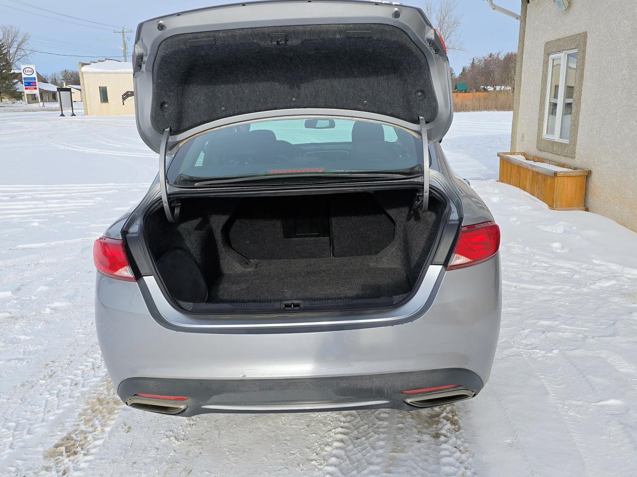 2015 Chrysler 200 Limited, heated seats steering wheel, remote start - Photo #25