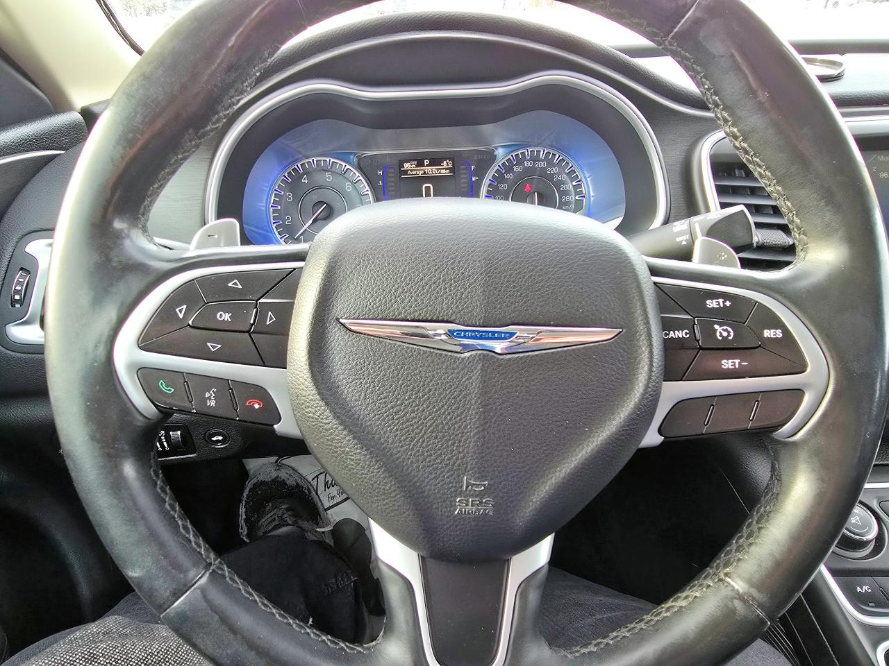 2015 Chrysler 200 Limited, heated seats steering wheel, remote start - Photo #12