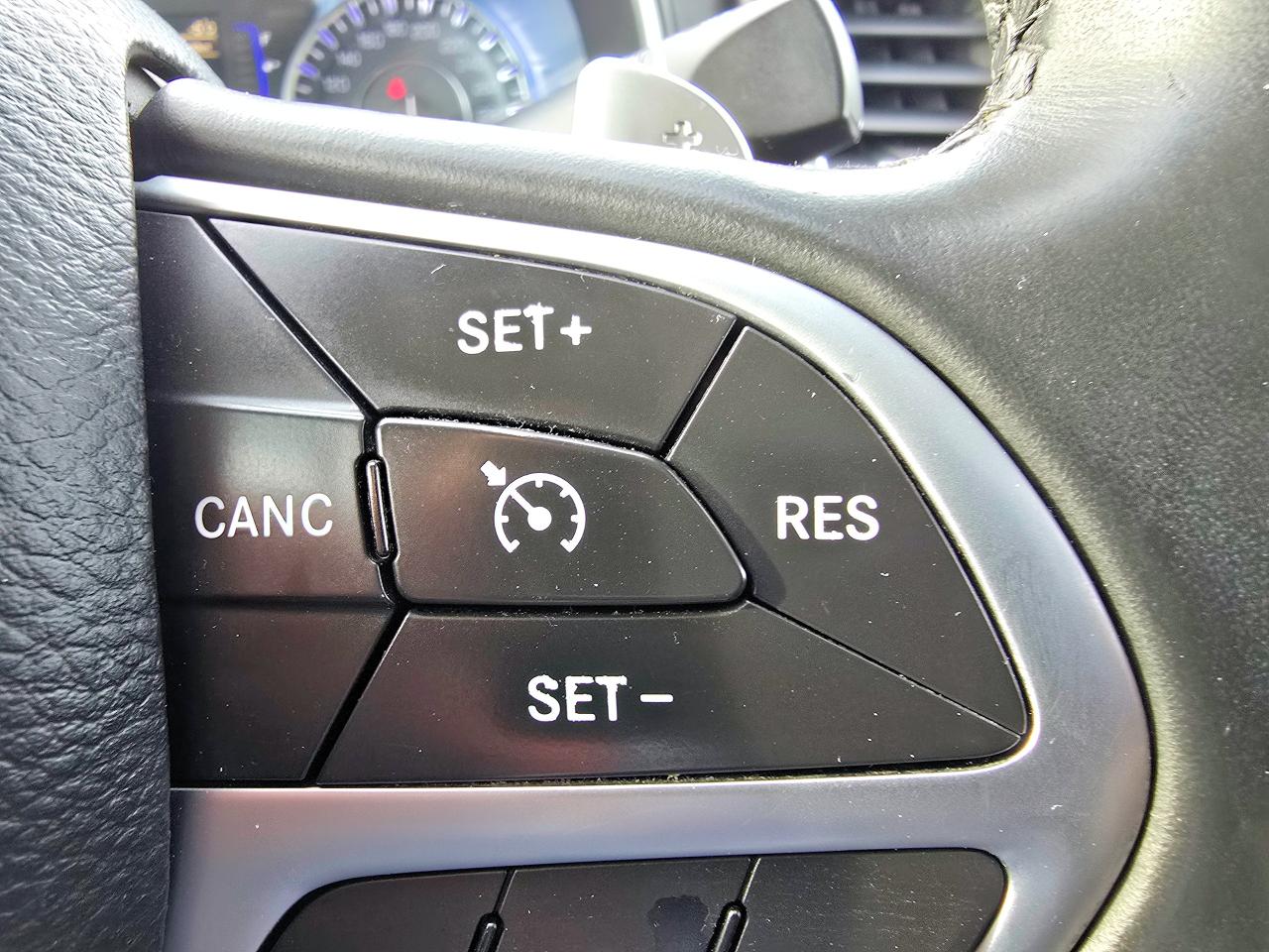 2015 Chrysler 200 Limited, heated seats steering wheel, remote start - Photo #14