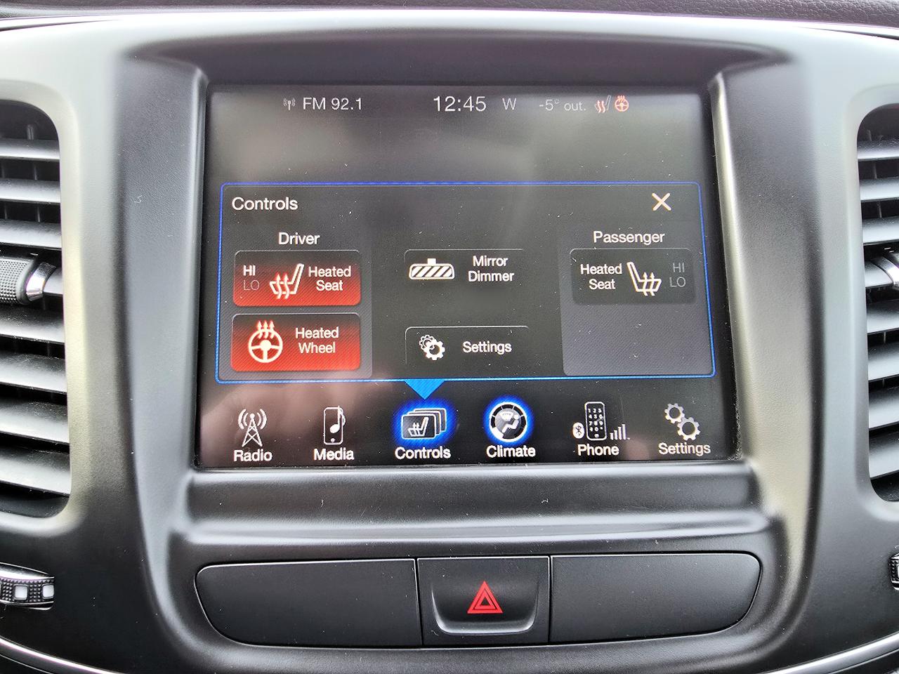 2015 Chrysler 200 Limited, heated seats steering wheel, remote start - Photo #21