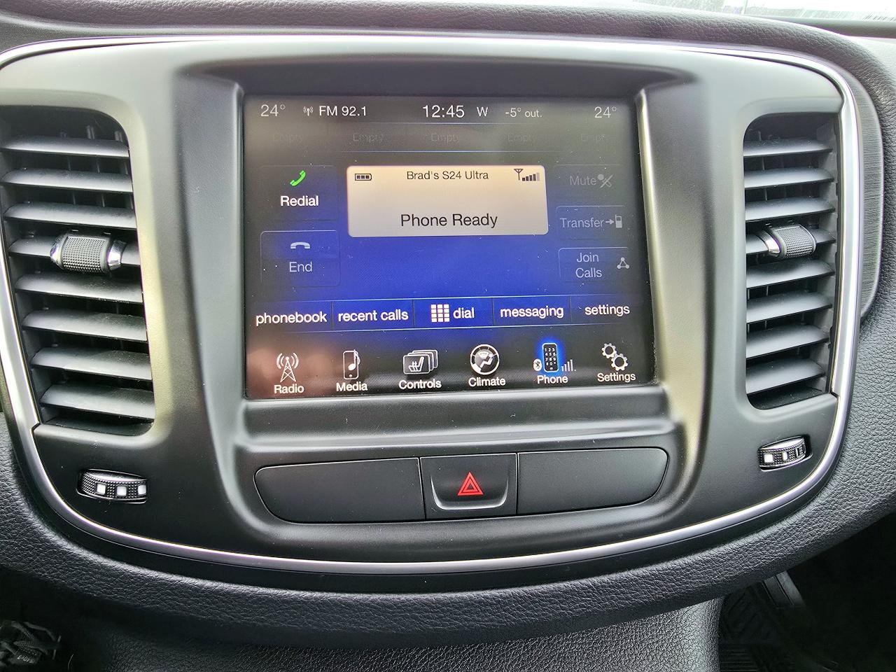 2015 Chrysler 200 Limited, heated seats steering wheel, remote start - Photo #18