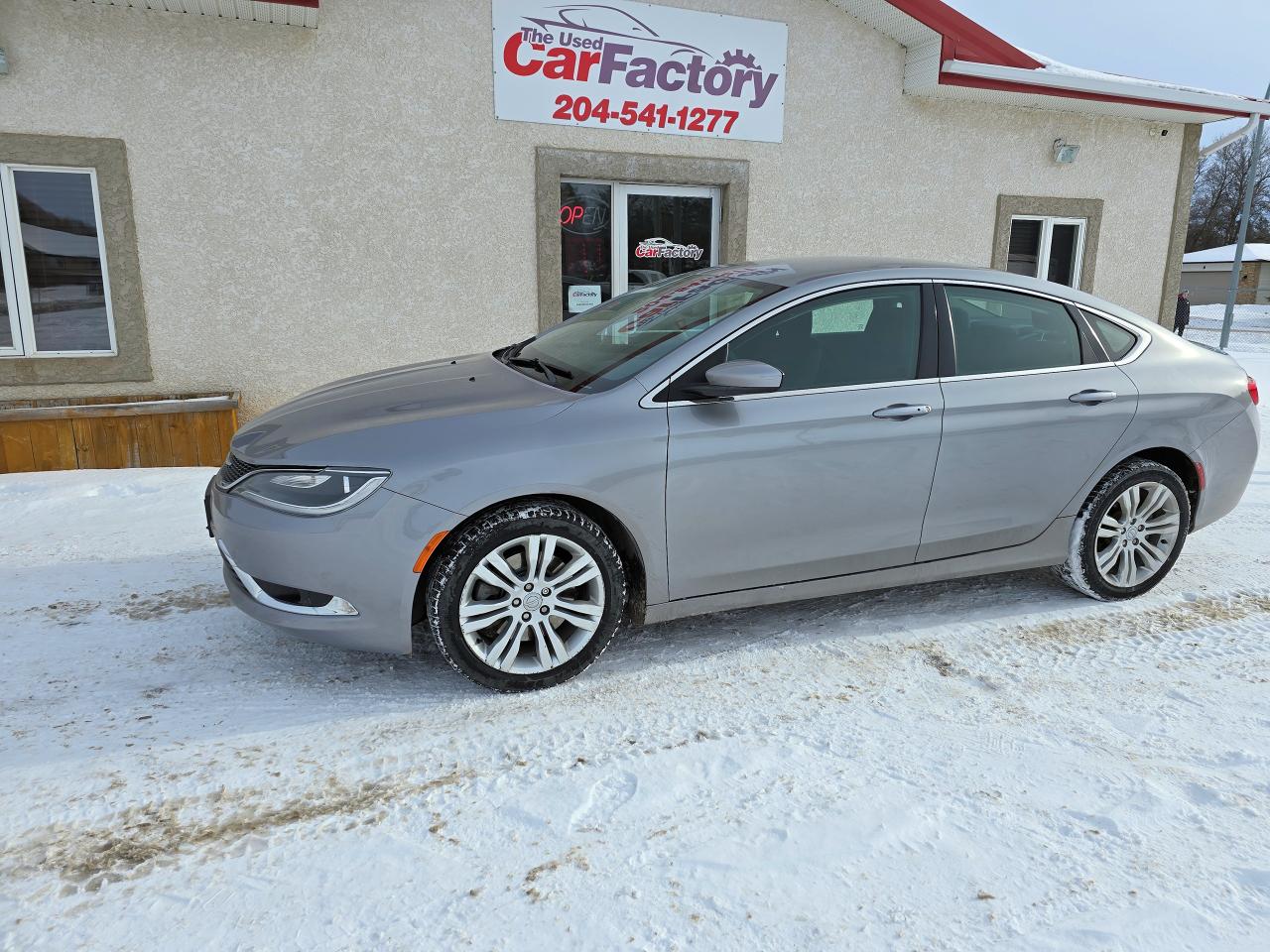 2015 Chrysler 200 Limited, heated seats steering wheel, remote start - Photo #3