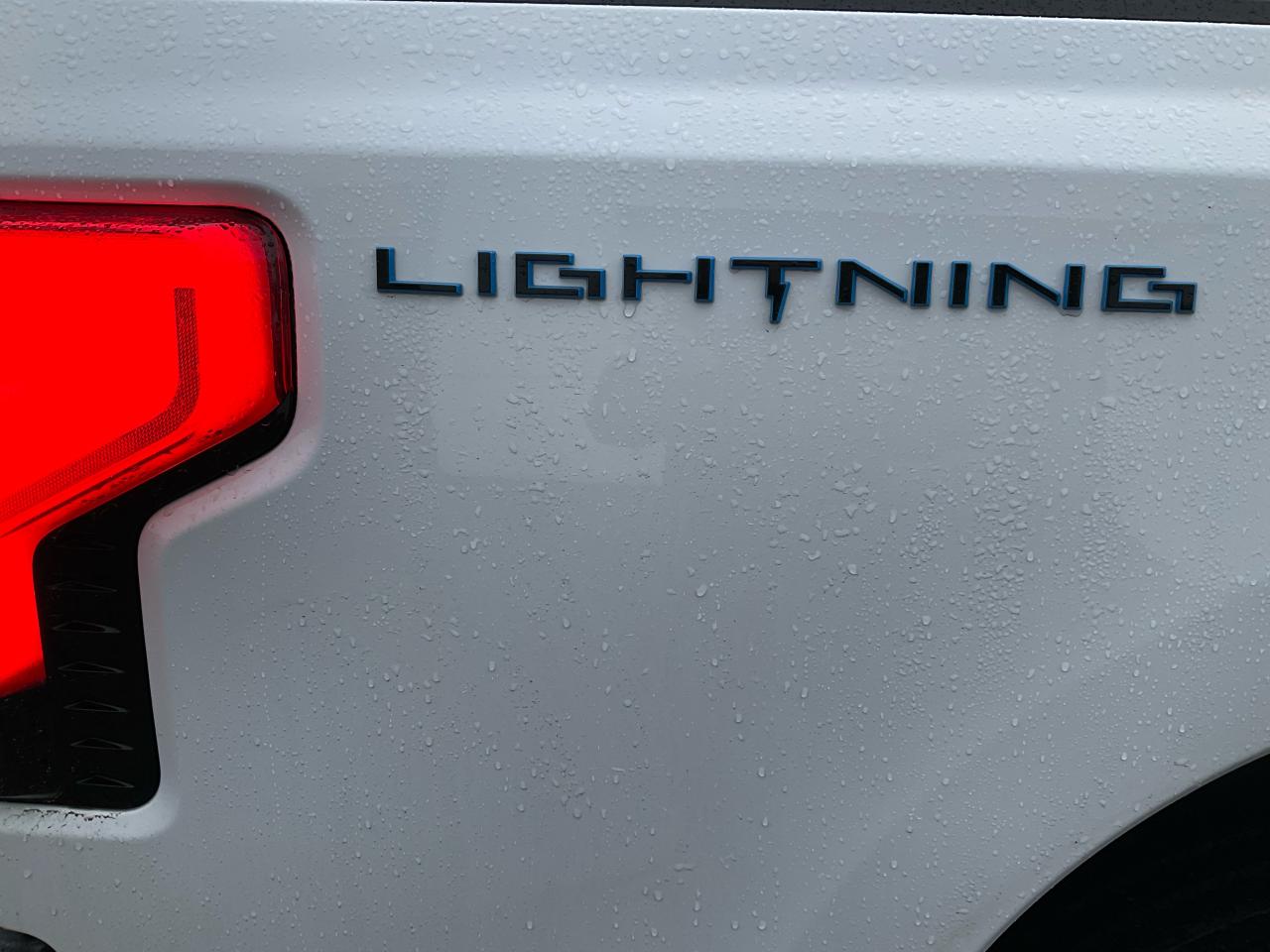 2024 Ford F-150 Lightning XLT Photo5