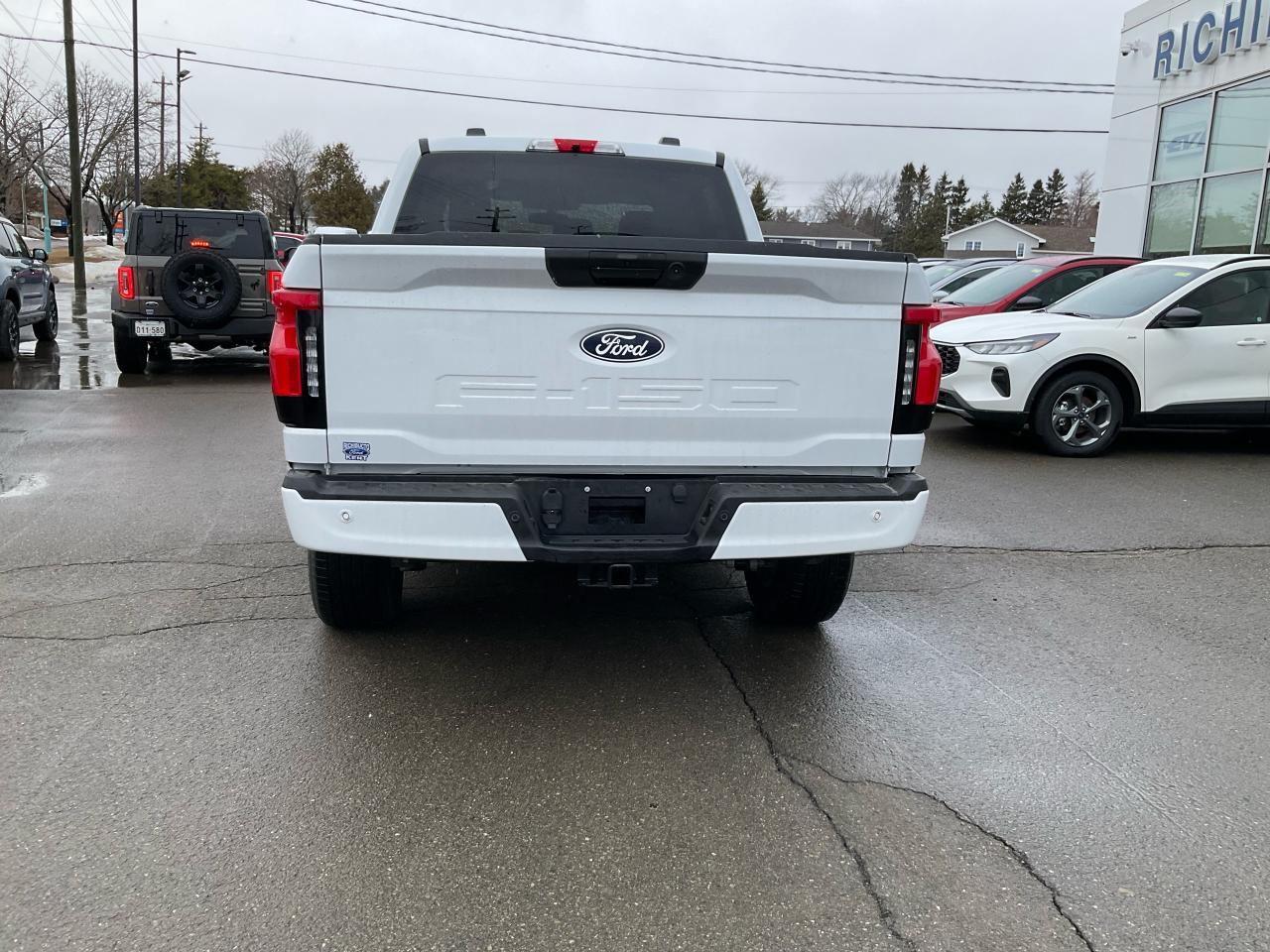2024 Ford F-150 Lightning XLT Photo5